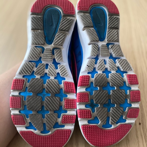Nike Women’s Training Size 8 - Picture 8 of 8